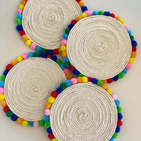 E&E Craft Shoppe| Pom Pom macramé drink coasters - Picture 4 of 5